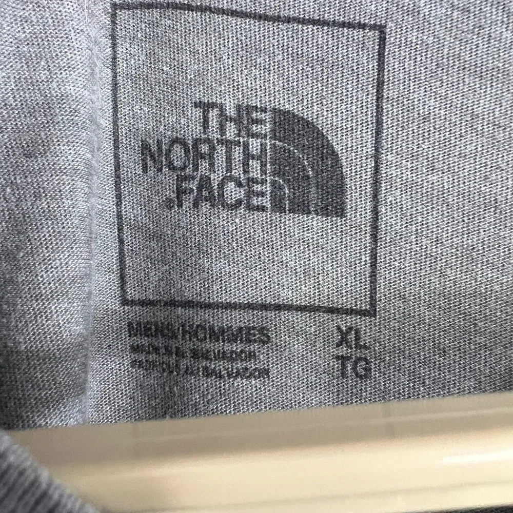 |•THE NORTH FACE•| Tan T-shirt Size XL